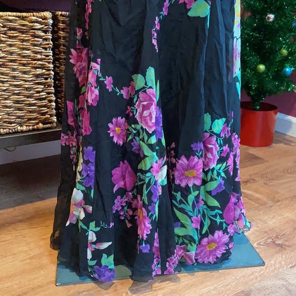 Vintage Black and Purple Floral Dress - Picture 6 of 16